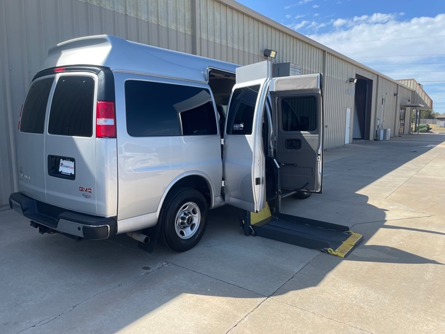 Used 2021 GMC Savana LT 2500 3Door Pass - OTH Side Entry Lift Automatic Ramp