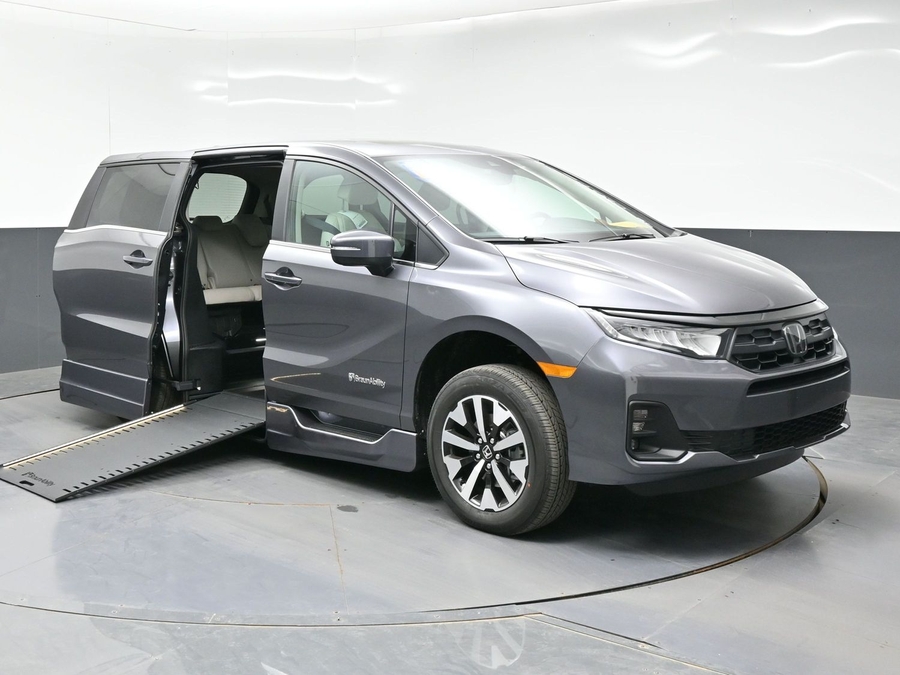 Grey Honda Odyssey image number 21