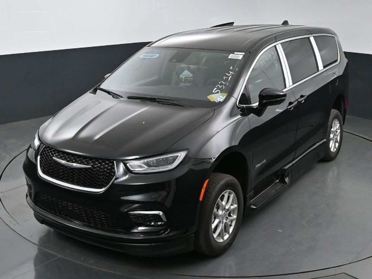 2025 CHRYSLER PACIFICA - Image 4