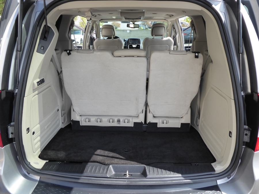 Used 2016 Chrysler Town and Country Limited Platinum - VMI Side Entry In Floor Automatic Ramp
