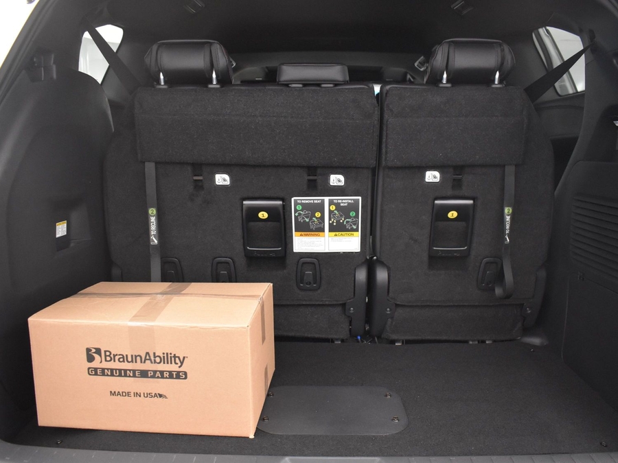 New 2025 Toyota Sienna Hybrid XSE Sport - BraunAbility Side Entry Entry Fold Out Automatic Ramp