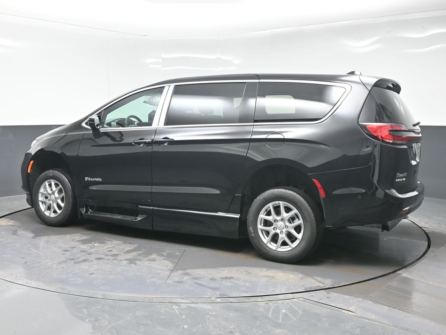 Black Chrysler Pacifica with Side Entry Automatic Fold Out ramp
