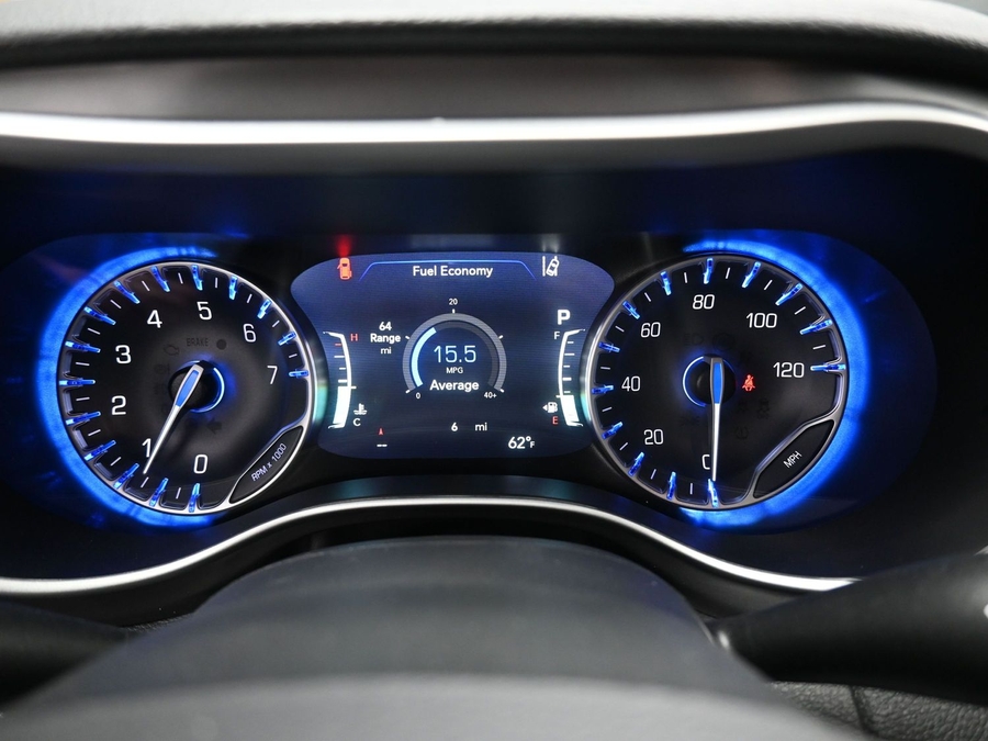 Black Chrysler Pacifica image number 18