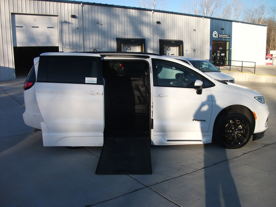 Used 2023 Chrysler Pacifica Touring L Sport - BraunAbility Side Entry Entry In Floor Automatic Ramp