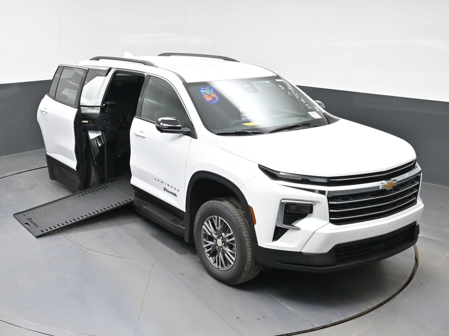 2026 Chevrolet Traverse LT - Photo 20