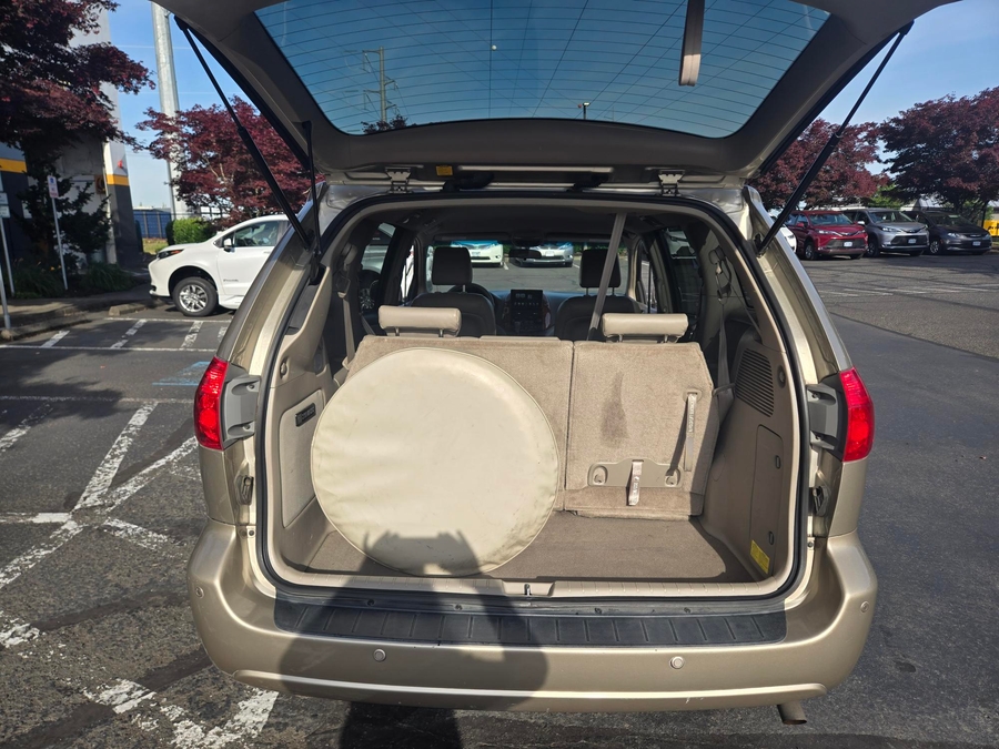 Used 2009 Toyota Sienna XLE - BraunAbility Side Entry In Floor Automatic Ramp