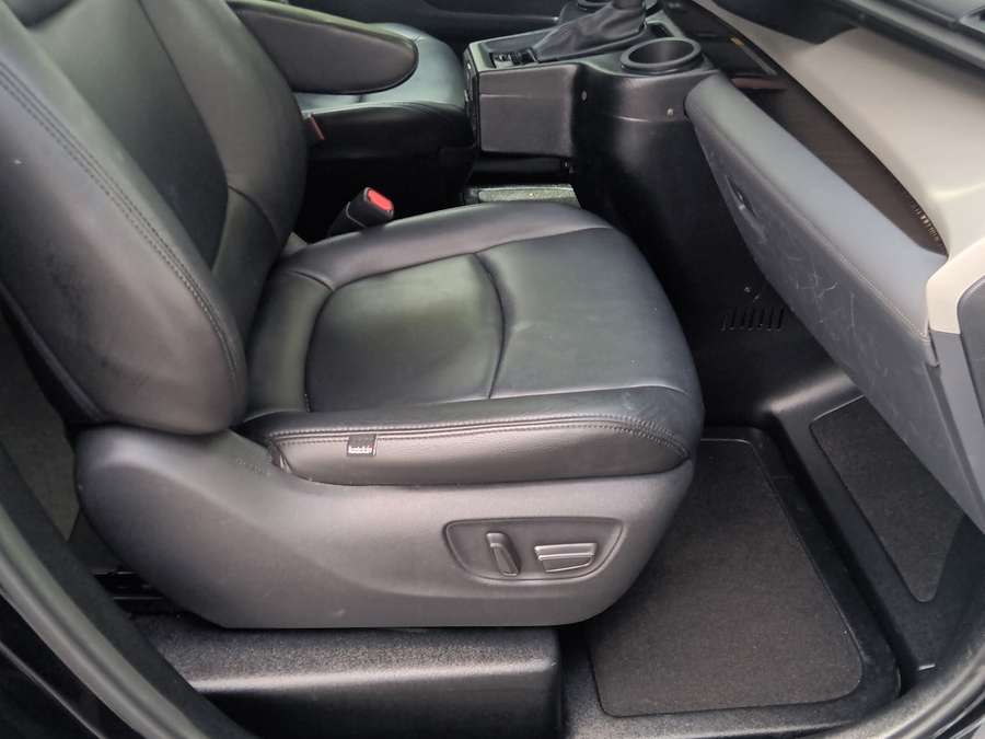 2023 Toyota Sienna XLE - Photo 15