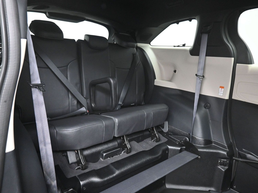 New 2026 Toyota Sienna Hybrid Limited - BraunAbility Side Entry Fold Out Automatic Ramp