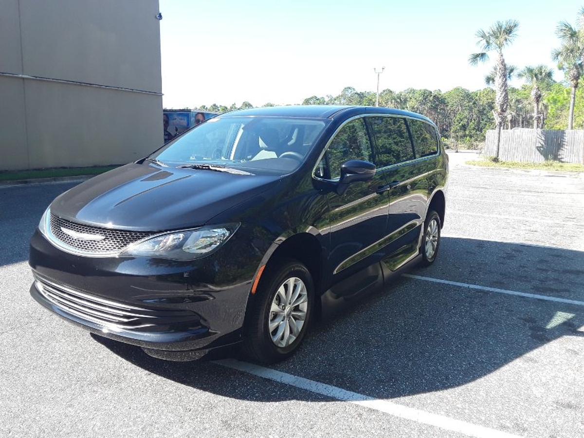 2017 CHRYSLER PACIFICA - Image 11