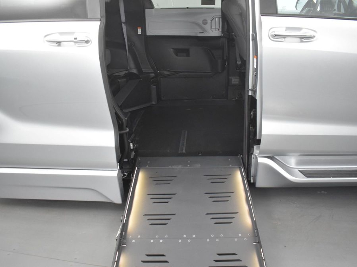 2025 TOYOTA SIENNA - Image 13