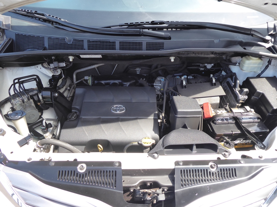 Used 2015 Toyota Sienna XLE - VMI Side Entry In Floor Automatic Ramp