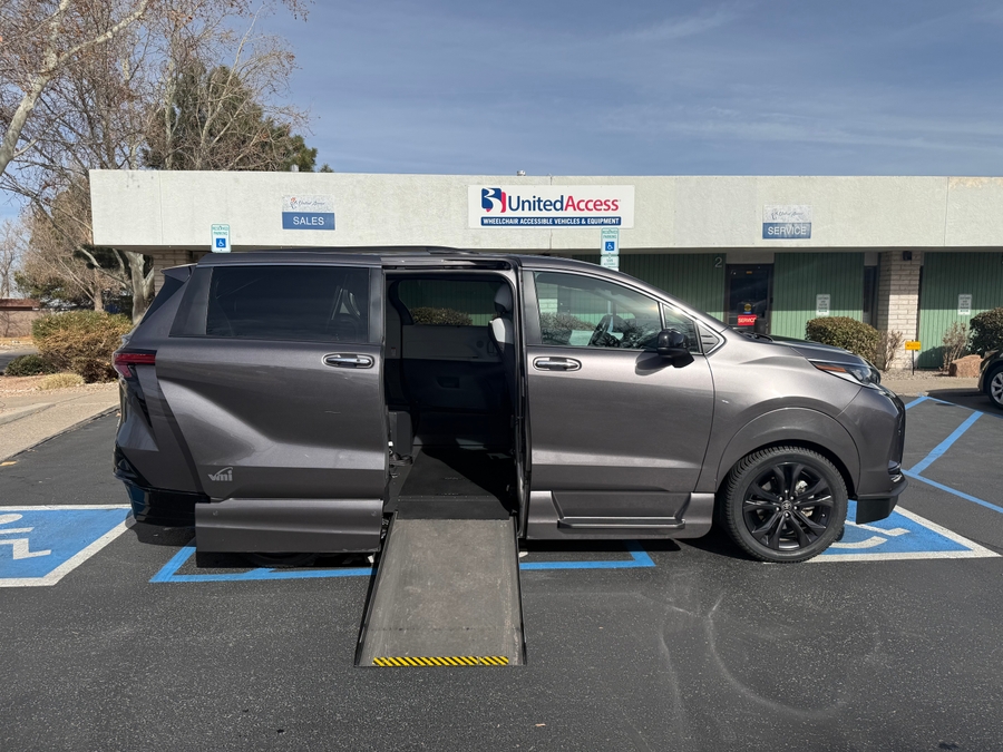 Used 2022 Toyota Sienna Hybrid XSE - VMI Side Entry Entry In Floor Automatic Ramp