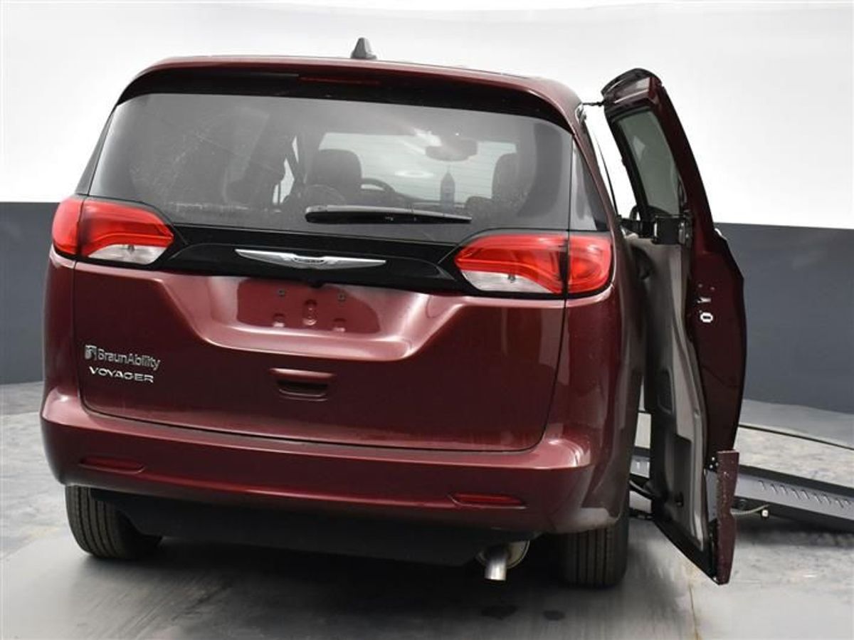 2023 CHRYSLER VOYAGER - Image 17