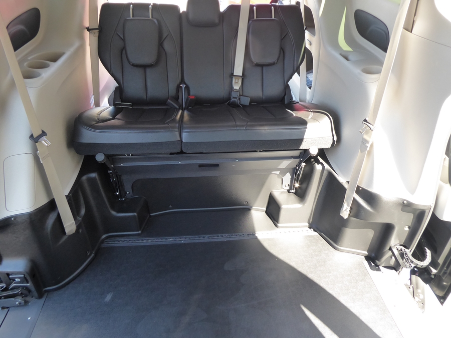 2023 Chrysler Pacifica Touring L - Photo 24