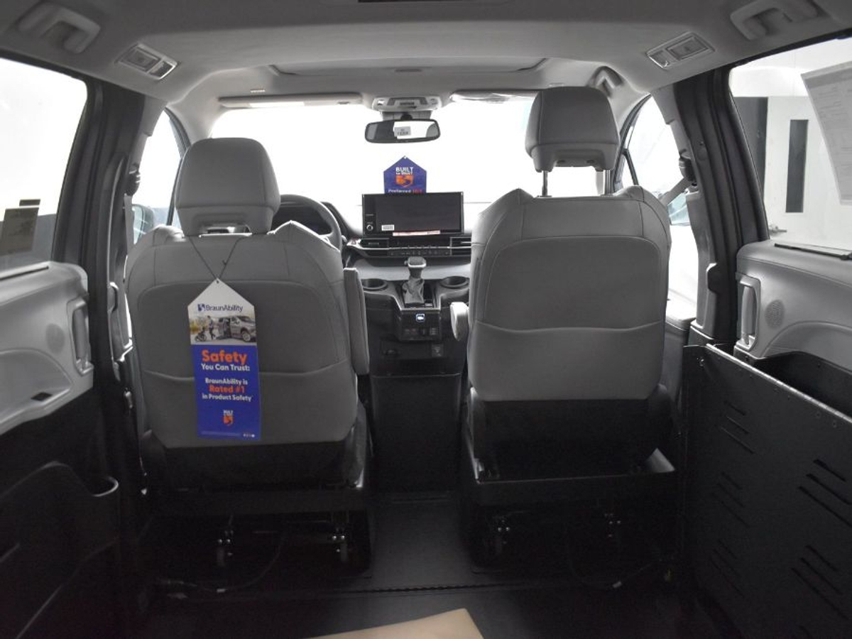 2025 TOYOTA SIENNA - Image 15
