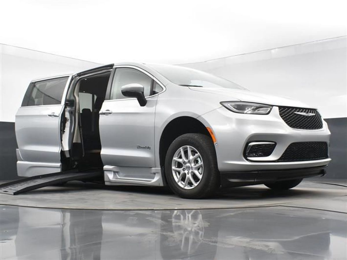 2023 CHRYSLER PACIFICA - Image 22