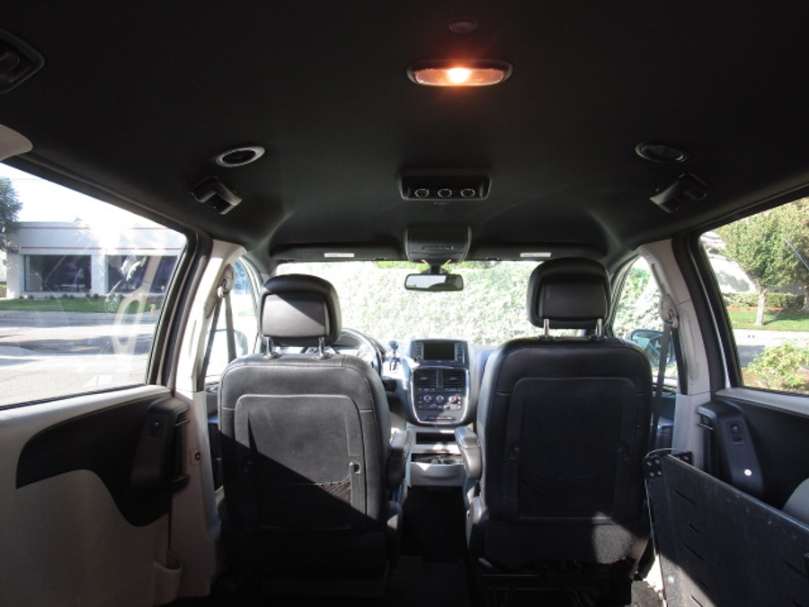 Used 2019 Dodge Grand Caravan SXT - VMI Side Entry Entry Fold Out Automatic Ramp