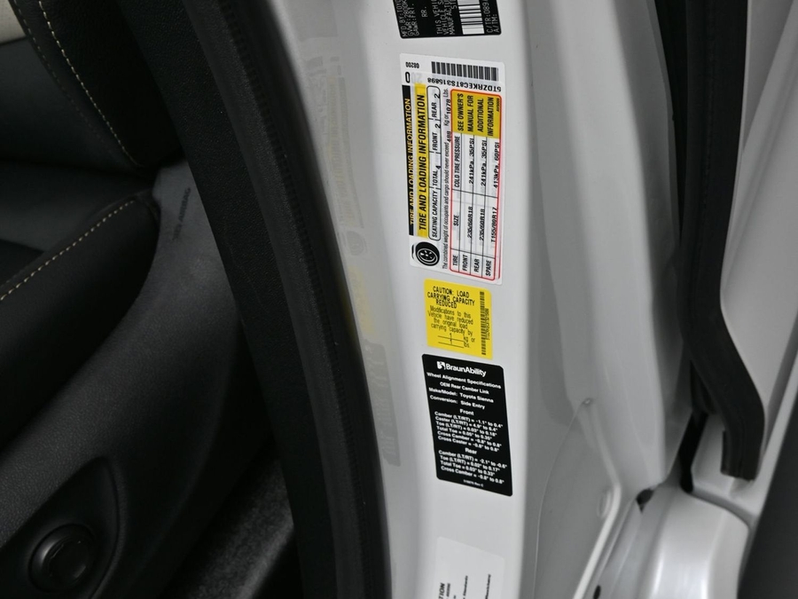 New 2026 Toyota Sienna Hybrid Limited - BraunAbility Side Entry Fold Out Automatic Ramp