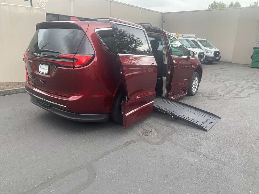 Used 2022 Chrysler Pacifica Touring L - BraunAbility Side Entry Fold Out Automatic Ramp