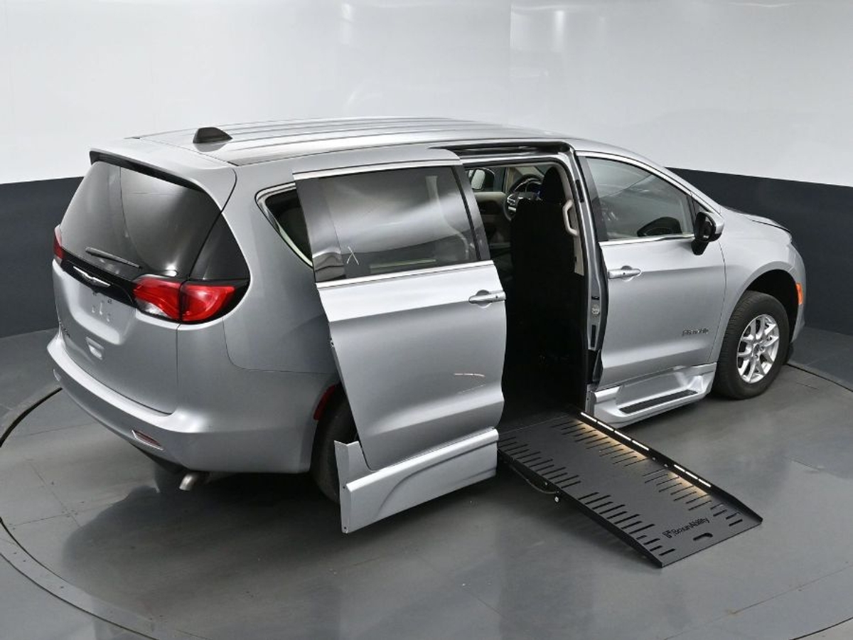 2023 CHRYSLER VOYAGER - Image 19