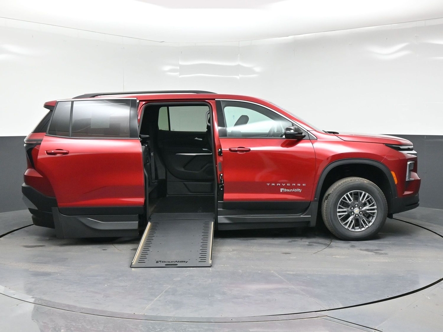 2026 Chevrolet Traverse LT - Photo 25