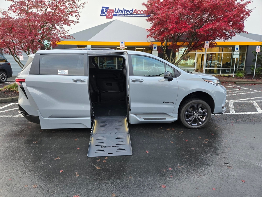 Used 2025 Toyota Sienna Hybrid XSE Sport - BraunAbility Side Entry Entry Fold Out Automatic Ramp