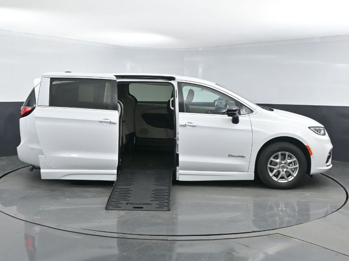 2024 Chrysler Pacifica