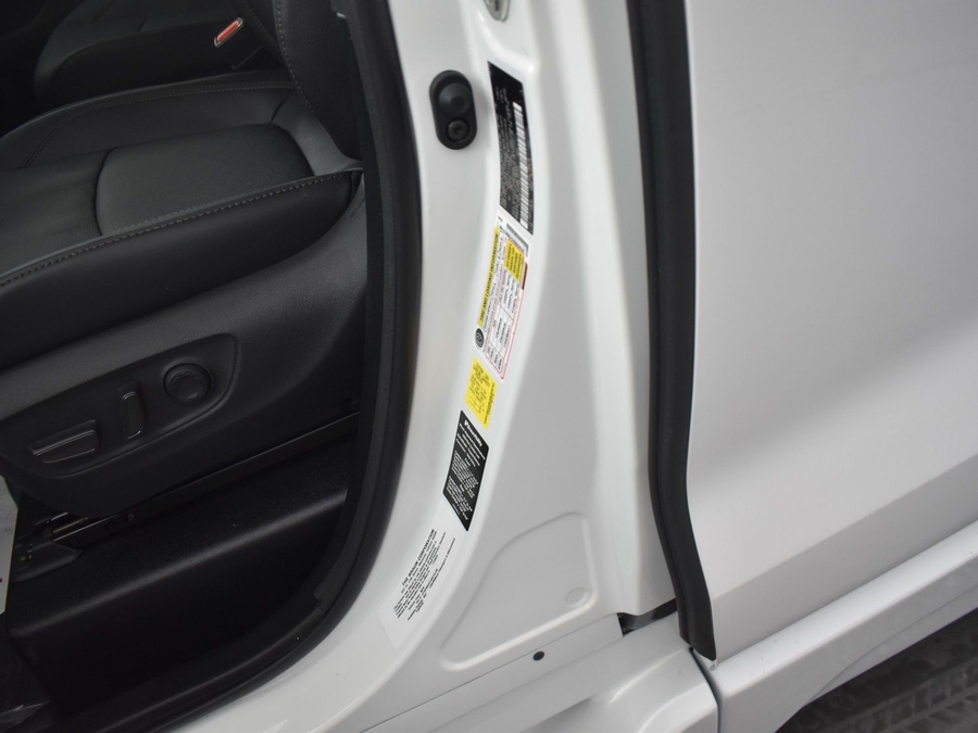 New 2025 Toyota Sienna Hybrid Platinum - BraunAbility Side Entry Entry In Floor Automatic Ramp