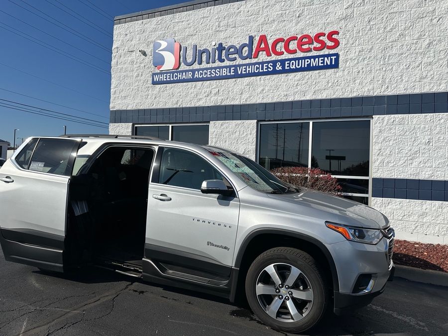 Used 2021 Chevrolet Traverse 3LT - BraunAbility Side Entry Entry In Floor Automatic Ramp