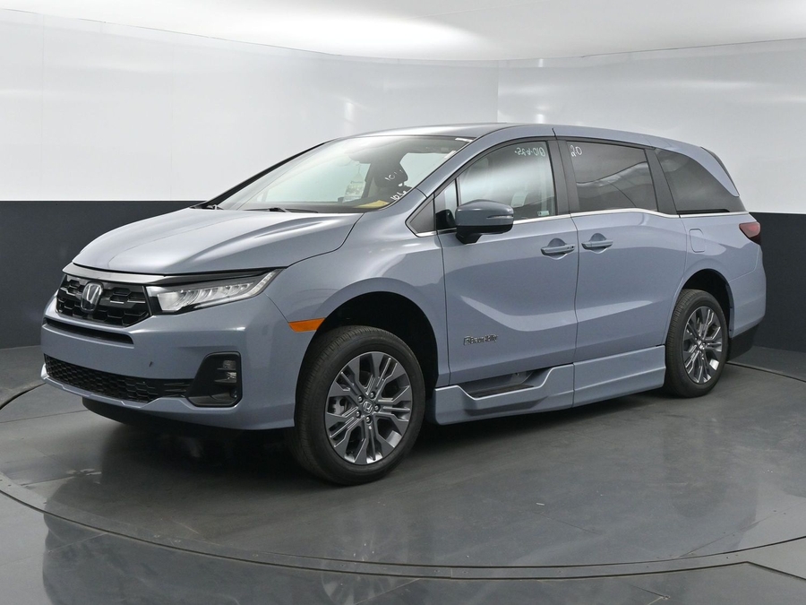 New 2025 Honda Odyssey Touring - BraunAbility Side Entry Entry In Floor Automatic Ramp