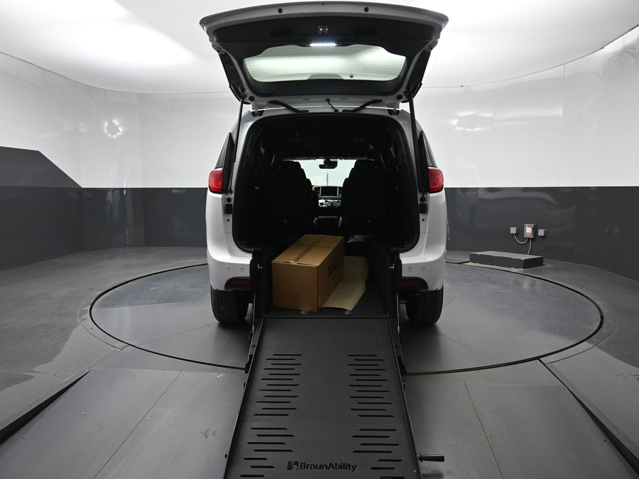 2026 Chrysler Voyager's photo