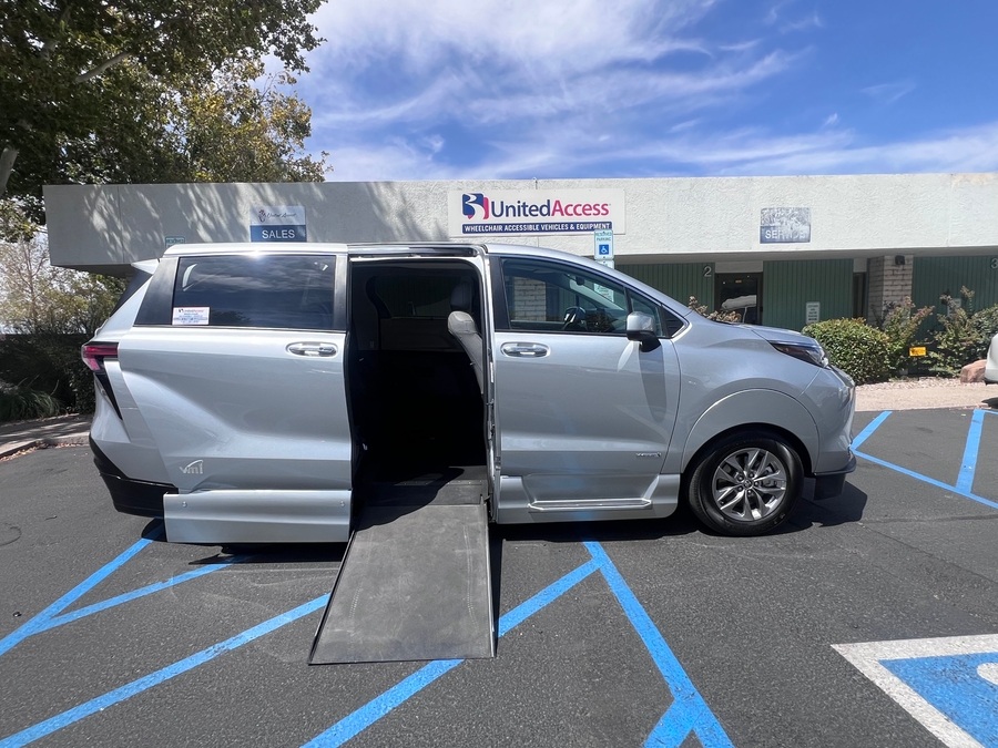 Used 2021 Toyota Sienna Hybrid XLE - VMI Side Entry In Floor Automatic Ramp