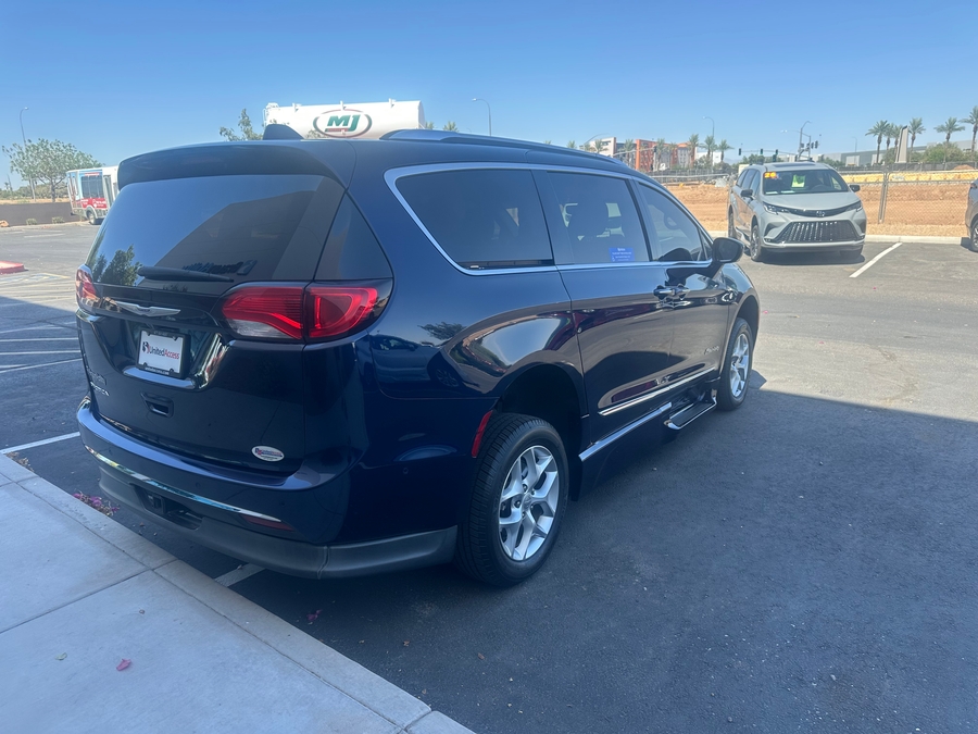 Used 2019 Chrysler Pacifica Touring L Plus - BraunAbility Side Entry Entry Fold Out Automatic Ramp