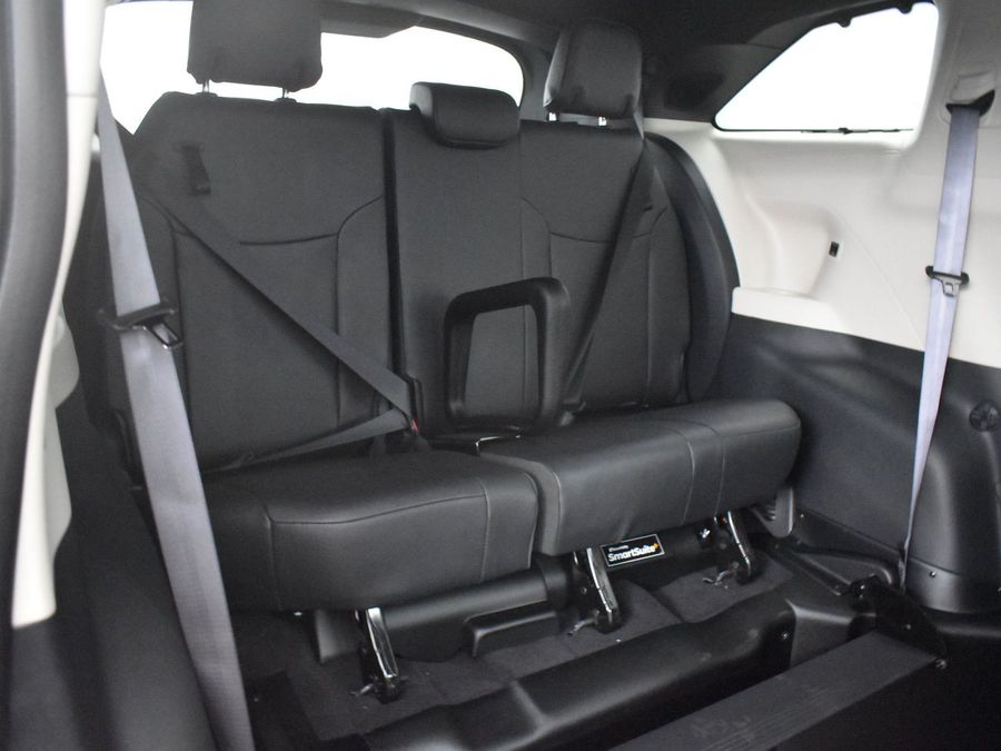 New 2025 Toyota Sienna Hybrid Platinum - BraunAbility Side Entry Entry Fold Out Automatic Ramp