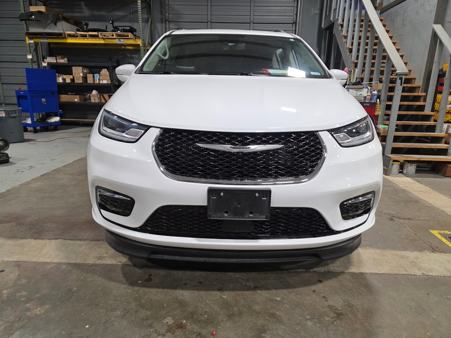 Used 2022 Chrysler Pacifica Touring L - BraunAbility Side Entry Entry In Floor Automatic Ramp