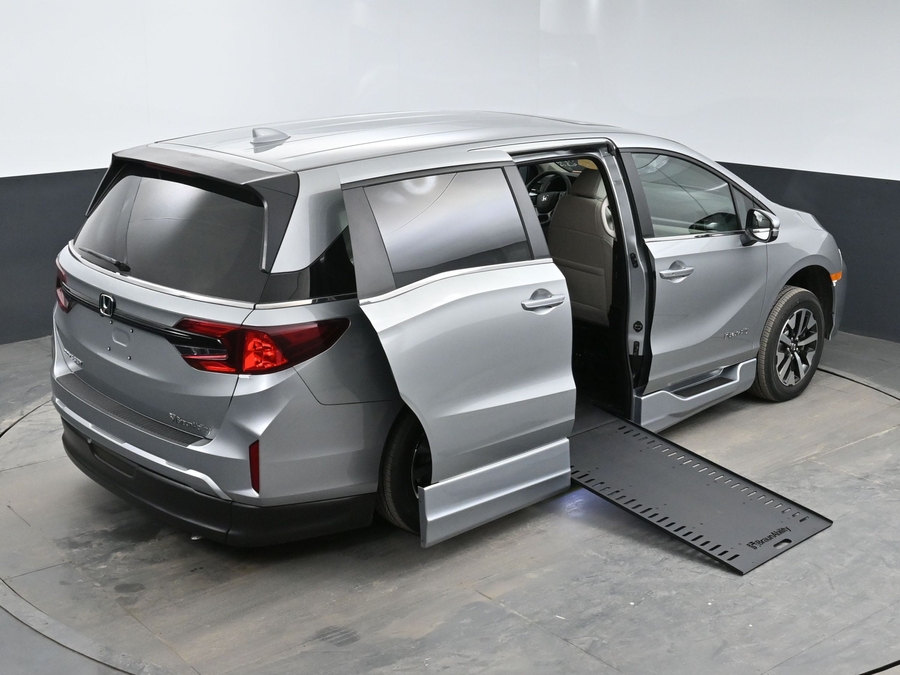 New 2026 Honda Odyssey EX-L - BraunAbility Side Entry Entry In Floor Automatic Ramp