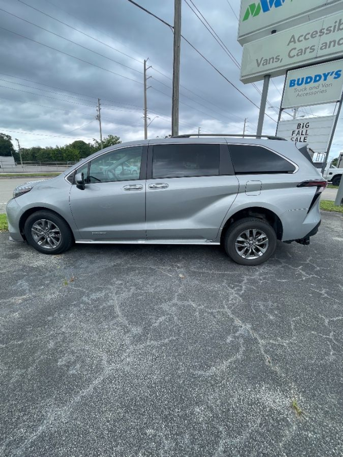 2024 TOYOTA SIENNA - Image 3