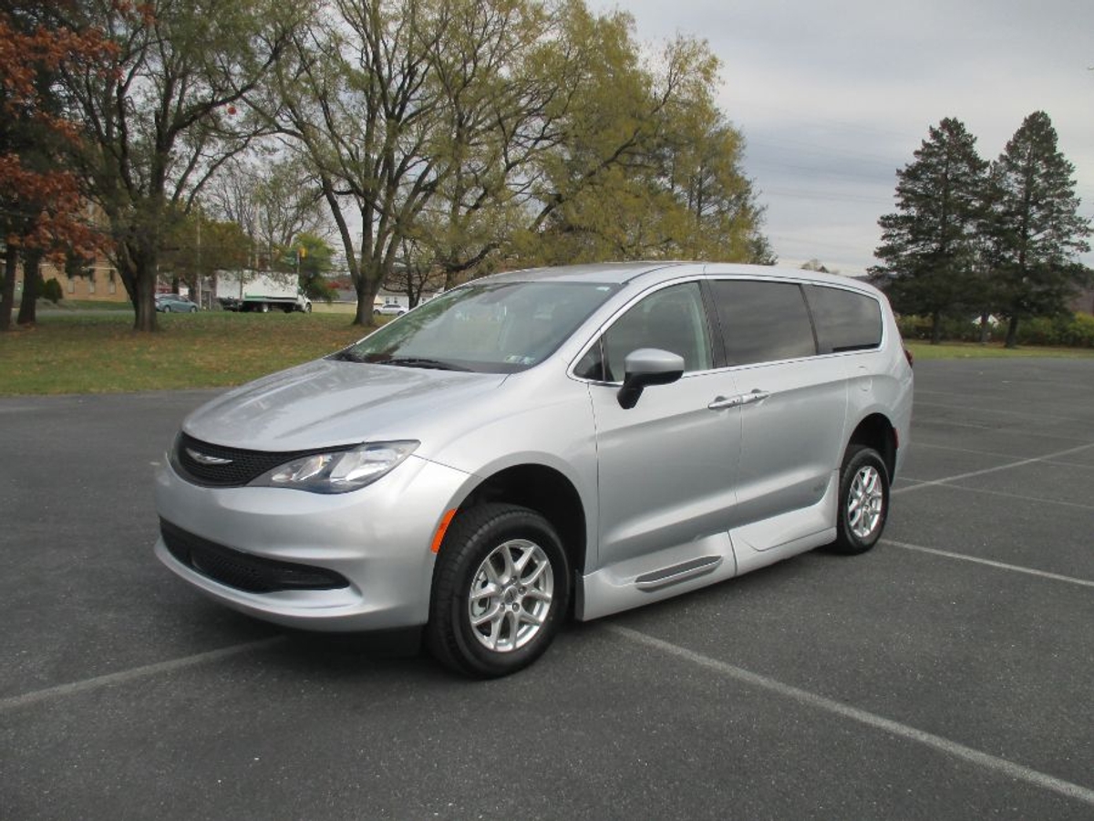 2022 CHRYSLER VOYAGER - Image 2