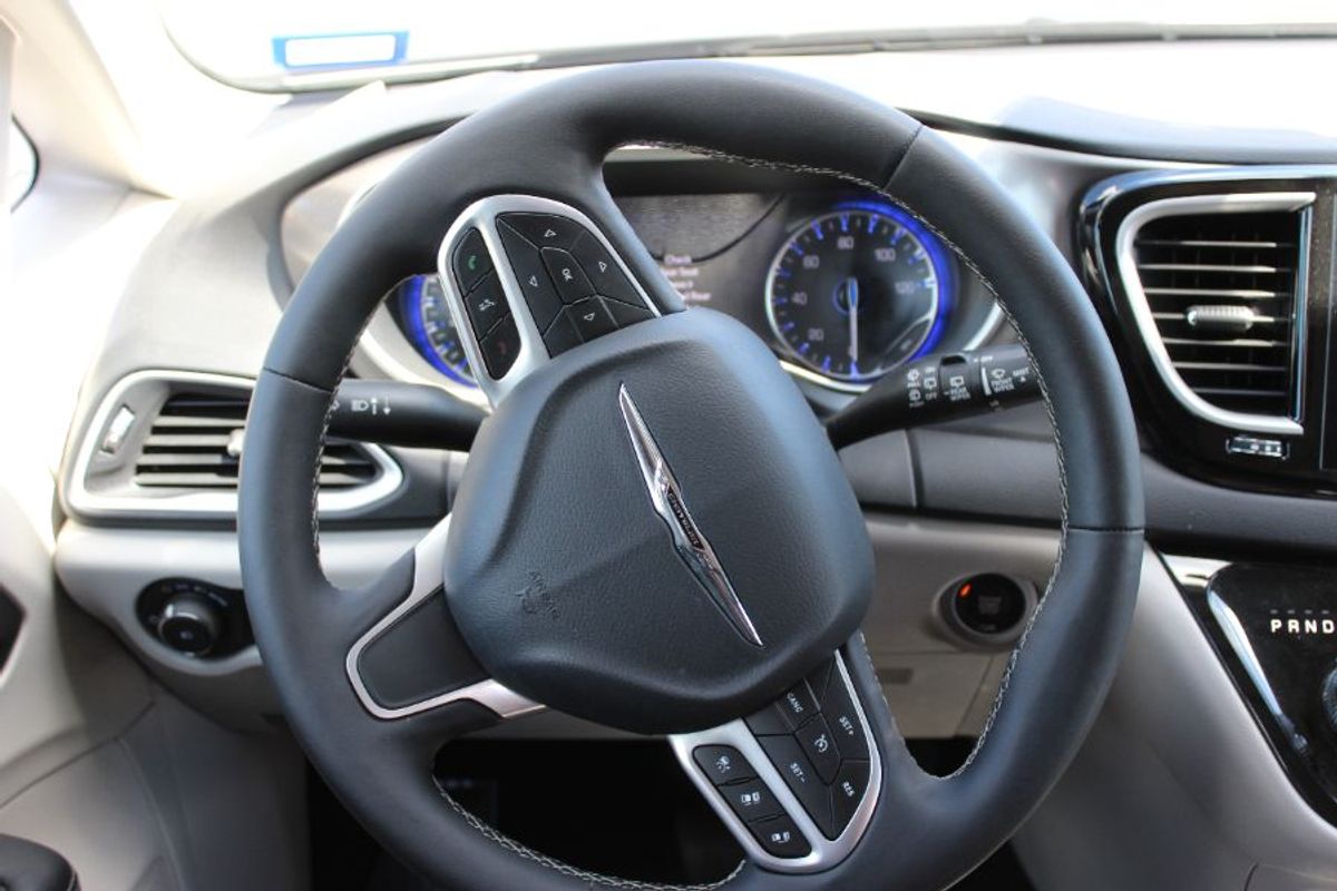 2024 CHRYSLER PACIFICA - Image 16