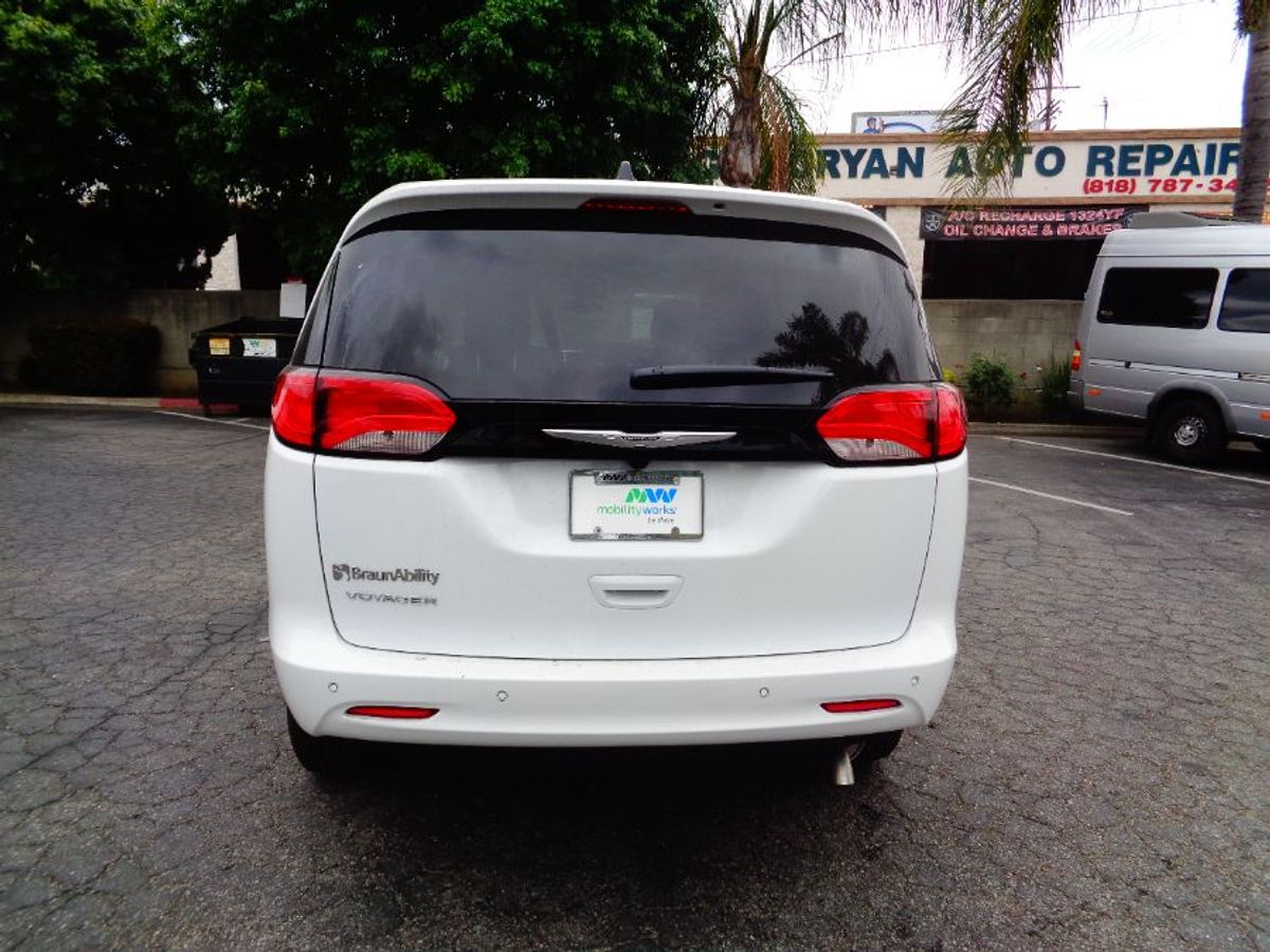 2023 CHRYSLER VOYAGER - Image 7