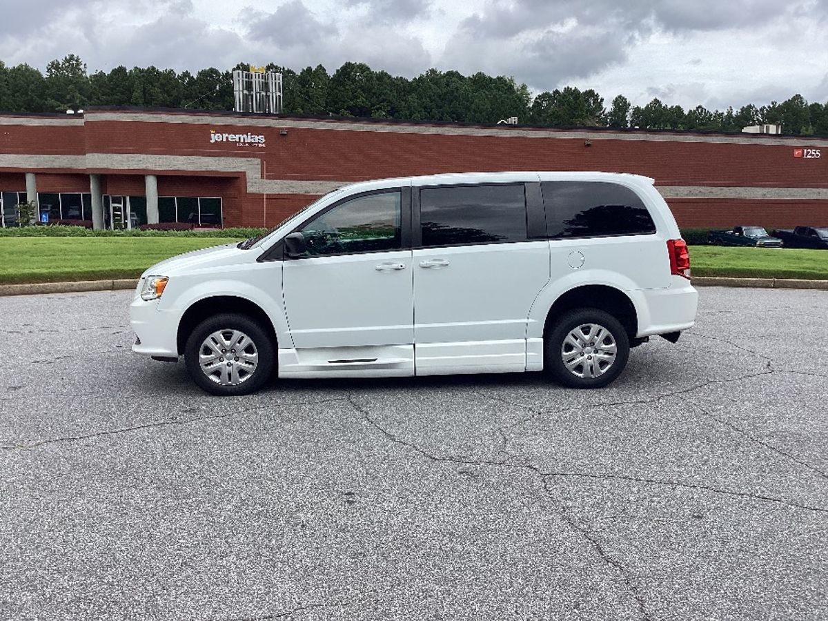White Dodge Grand Caravan image number 2