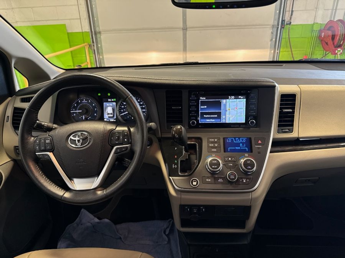 2020 TOYOTA SIENNA - Image 16