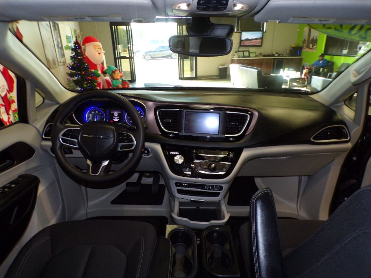 2023 CHRYSLER VOYAGER - Image 8