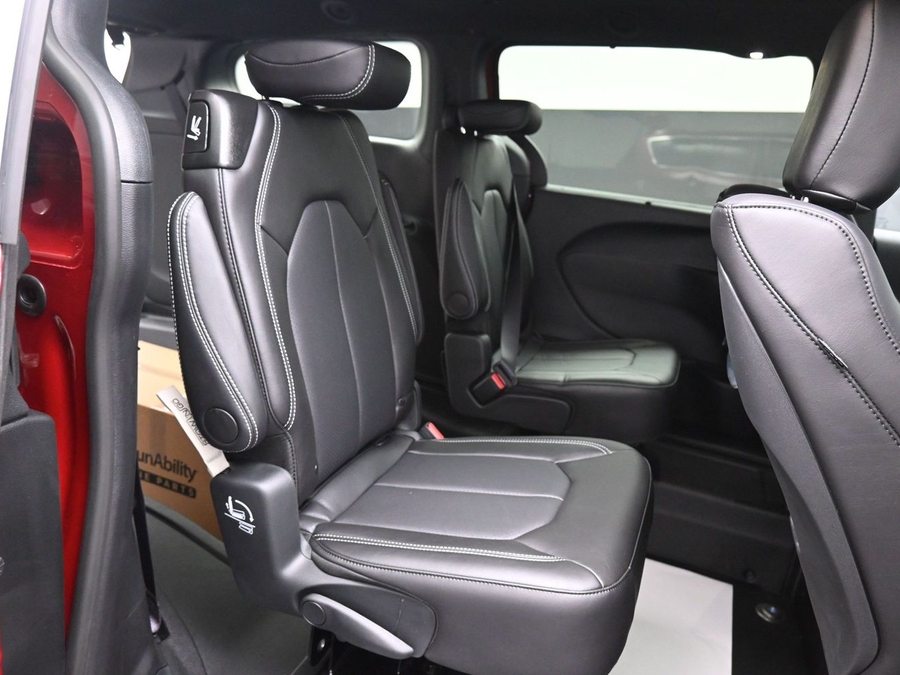 New 2026 Chrysler Pacifica Select Plus - BraunAbility Rear Entry Fold Out Manual Ramp