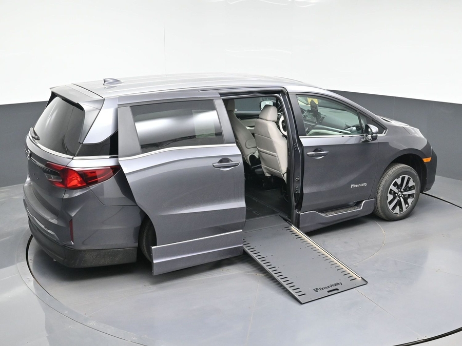New 2026 Honda Odyssey EX-L - BraunAbility Side Entry In Floor Automatic Ramp