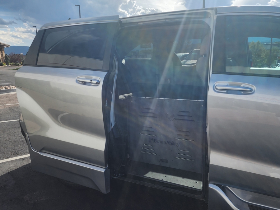 Used 2024 Toyota Sienna Hybrid LE Base - BraunAbility Side Entry Fold Out Automatic Ramp