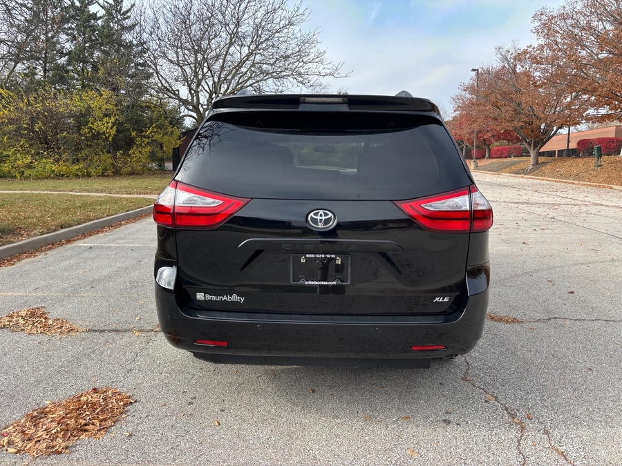 Used 2017 Toyota Sienna XLE Base - BraunAbility Side Entry Entry Fold Out Automatic Ramp