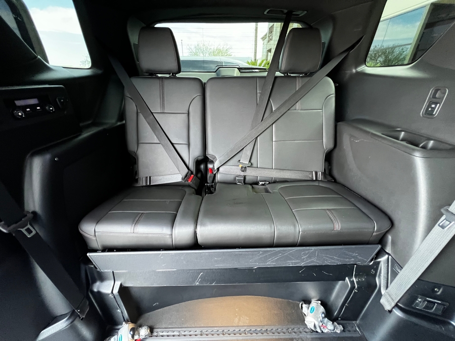 Used 2023 Chevrolet Traverse 2LT - BraunAbility Side Entry Entry In Floor Automatic Ramp