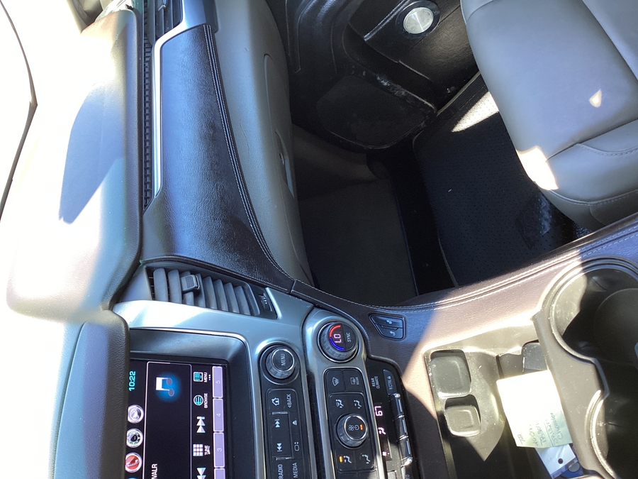  Chevrolet Tahoe image number 8