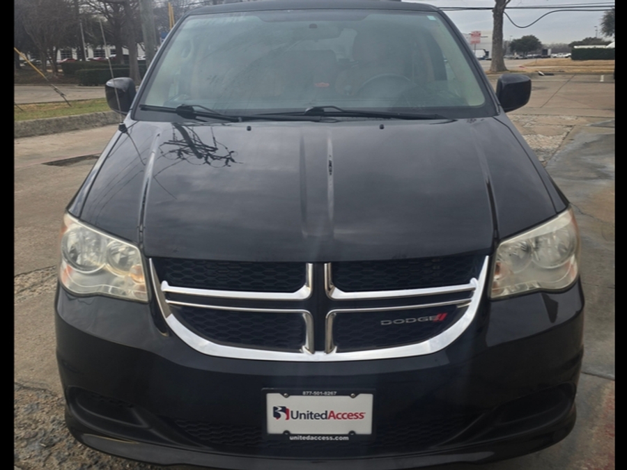 Used 2014 Dodge Grand Caravan SXT - Freedom Rear Entry Entry Fold Out Automatic Ramp